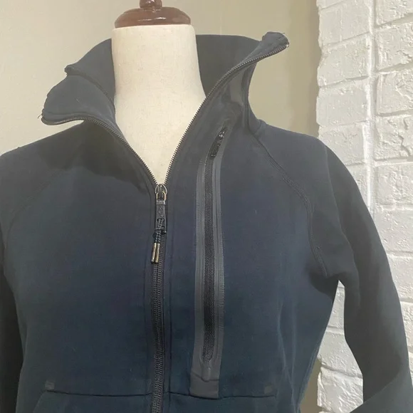 Women’s Nike Black Hi-Lo Zip-Up Jacket - Picture 4 of 6